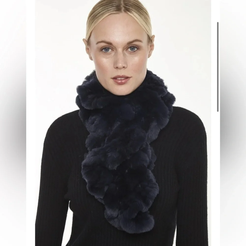NWT Pull-Through Ruffle Scarf - LUXURIOUS! Genuine Rex Rabbit Fur.